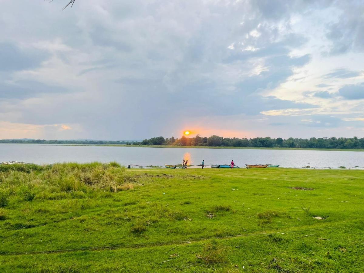 Hotel Lake Park Polonnaruwa Ngoại thất bức ảnh