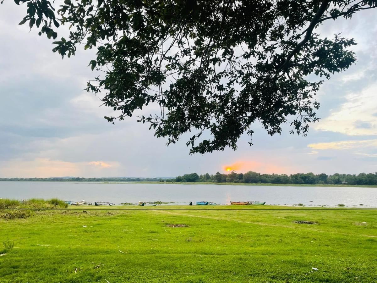 Hotel Lake Park Polonnaruwa Ngoại thất bức ảnh