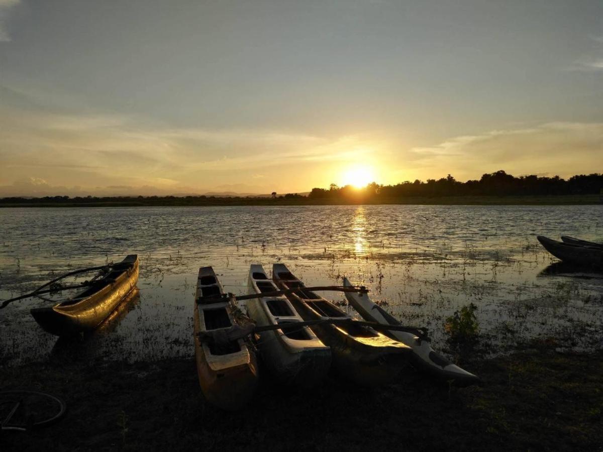 Hotel Lake Park Polonnaruwa Ngoại thất bức ảnh